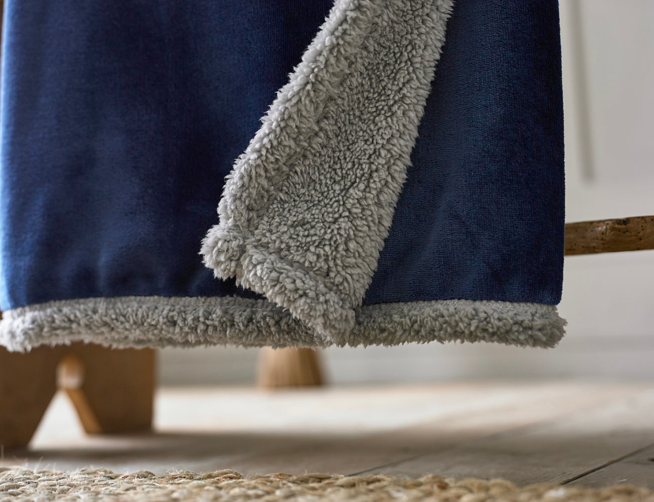 Blackbrook Reversible Sherpa Throw