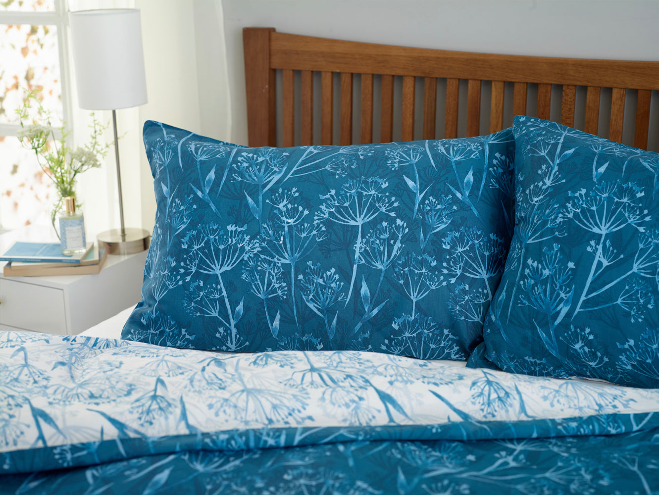Cows Parsley Reversible Easy Care Duvet Set