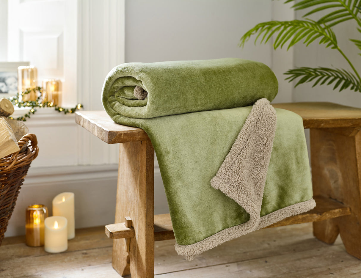 Hazelwood Sherpa Fleece Throw 1300x170cm