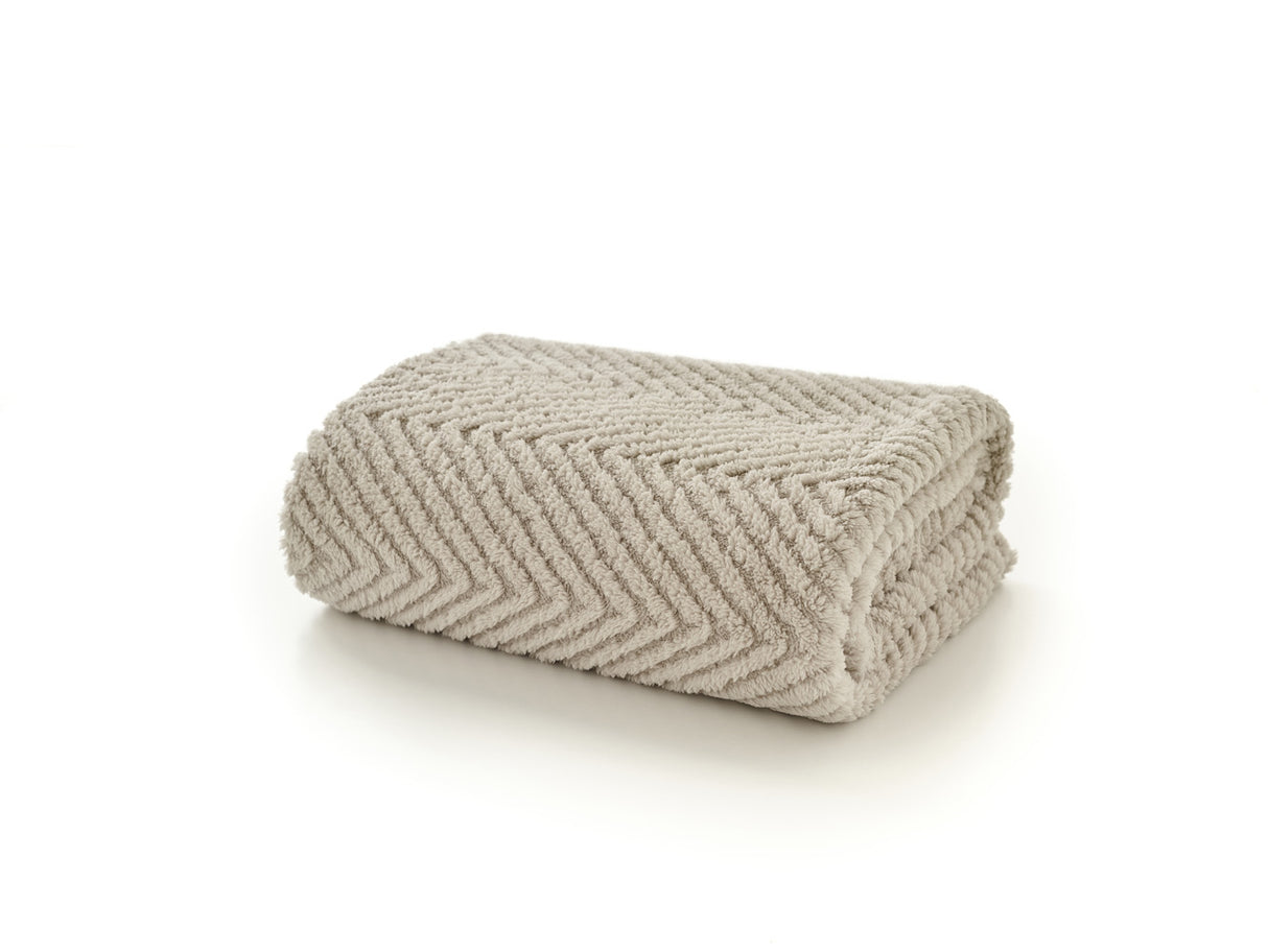 Hemsworth Chevron Fleece Throw Blanket - 130x170cm
