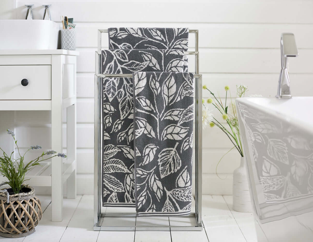 Mixed Leaves Jacquard Towels