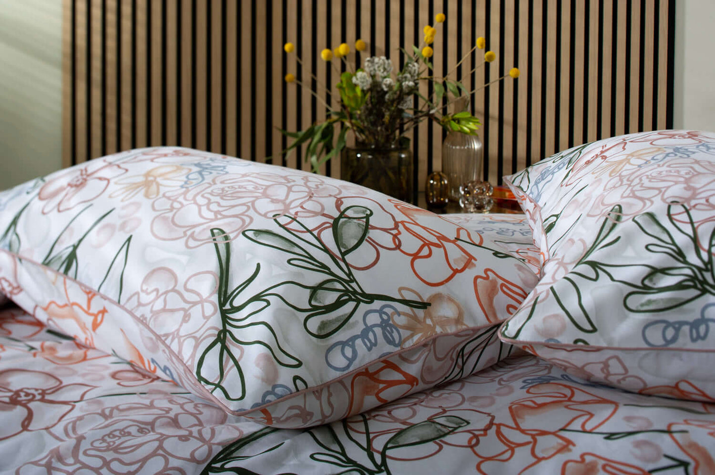Naive Floral Duvet Set with Fabric Bag