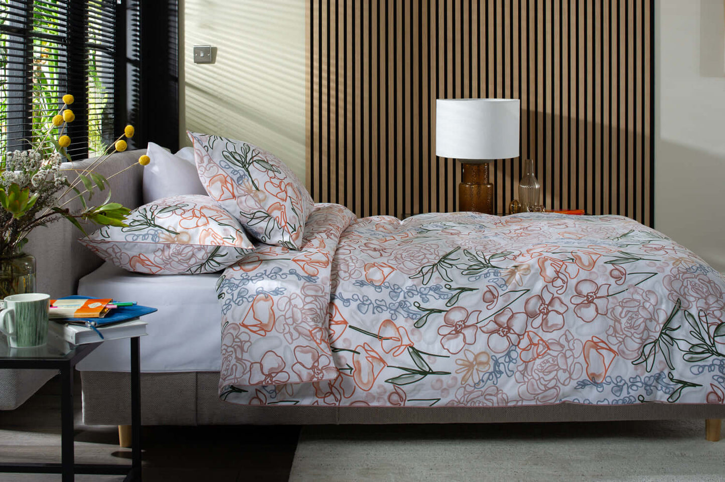 Naive Floral Duvet Set with Fabric Bag