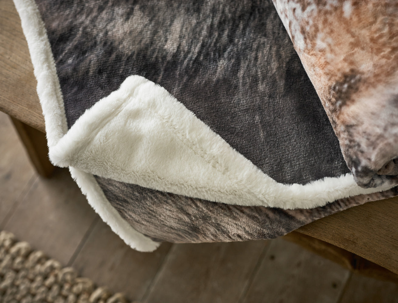 Wolf Faux Fur Printed Throw