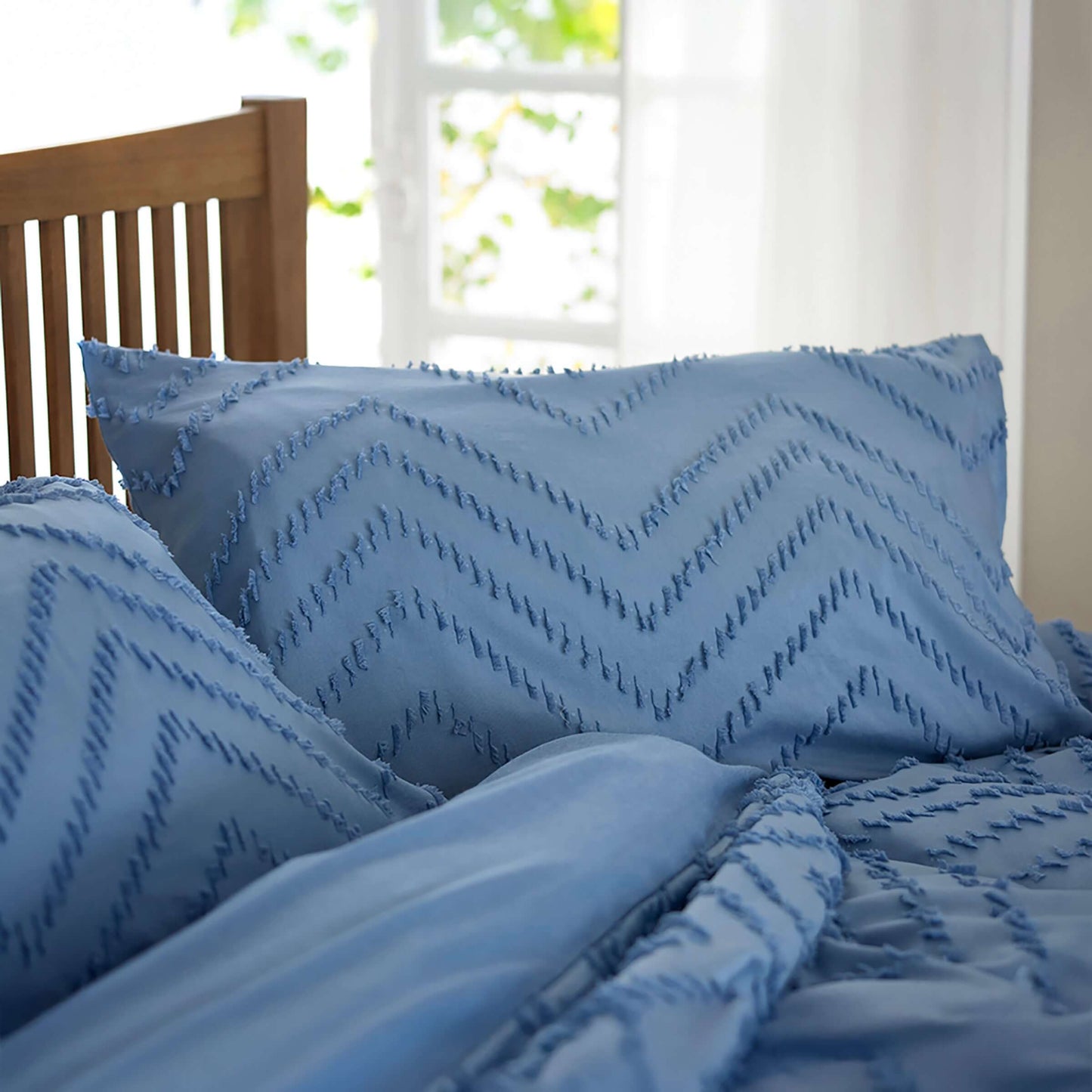 Zig Zag Tufted Microfibre Duvet Set