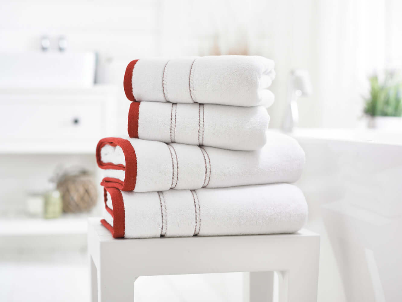 LC Delamere Cotton Towels Zerotwist 600 GSM