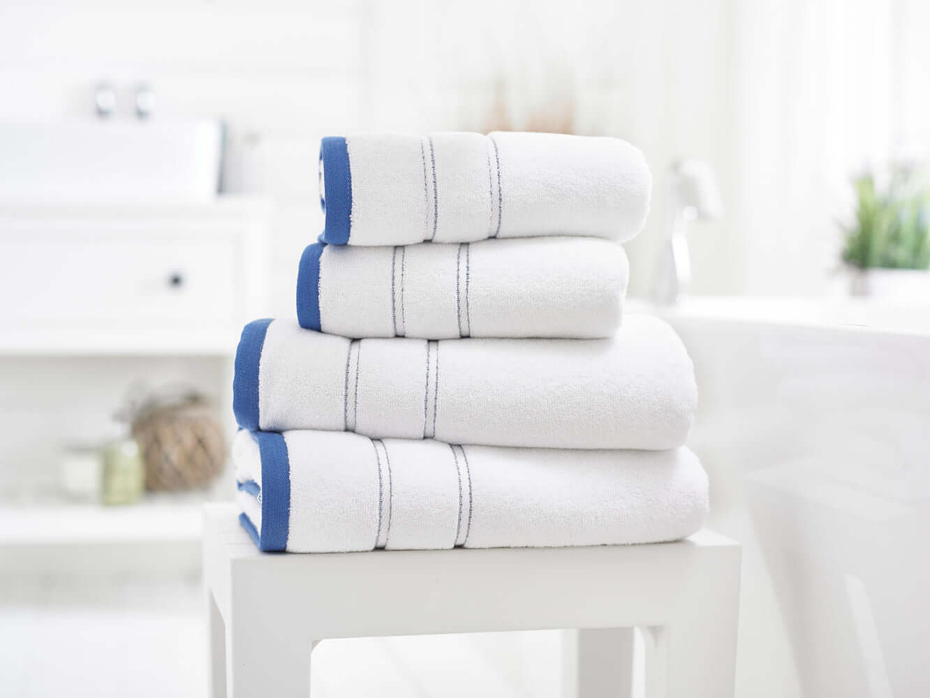 LC Delamere Cotton Towels Zerotwist 600 GSM