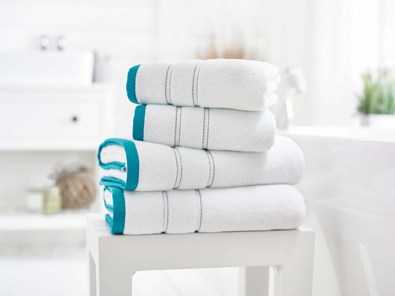 LC Delamere Cotton Towels Zerotwist 600 GSM