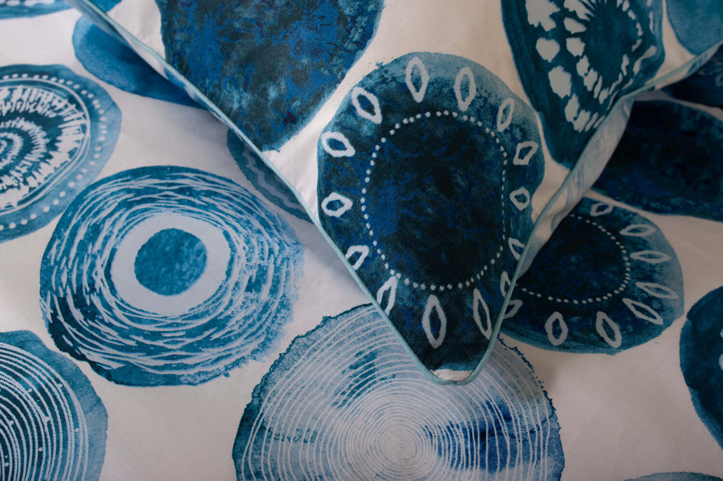 Blue Shells Cotton Duvet Set with Fabric Bag