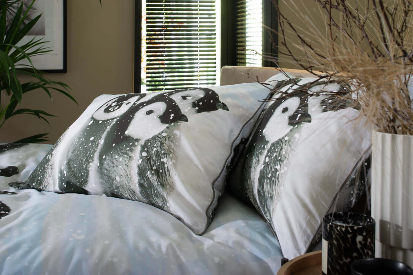 Penguin Huddle Cotton Duvet Set with Fabric Bag