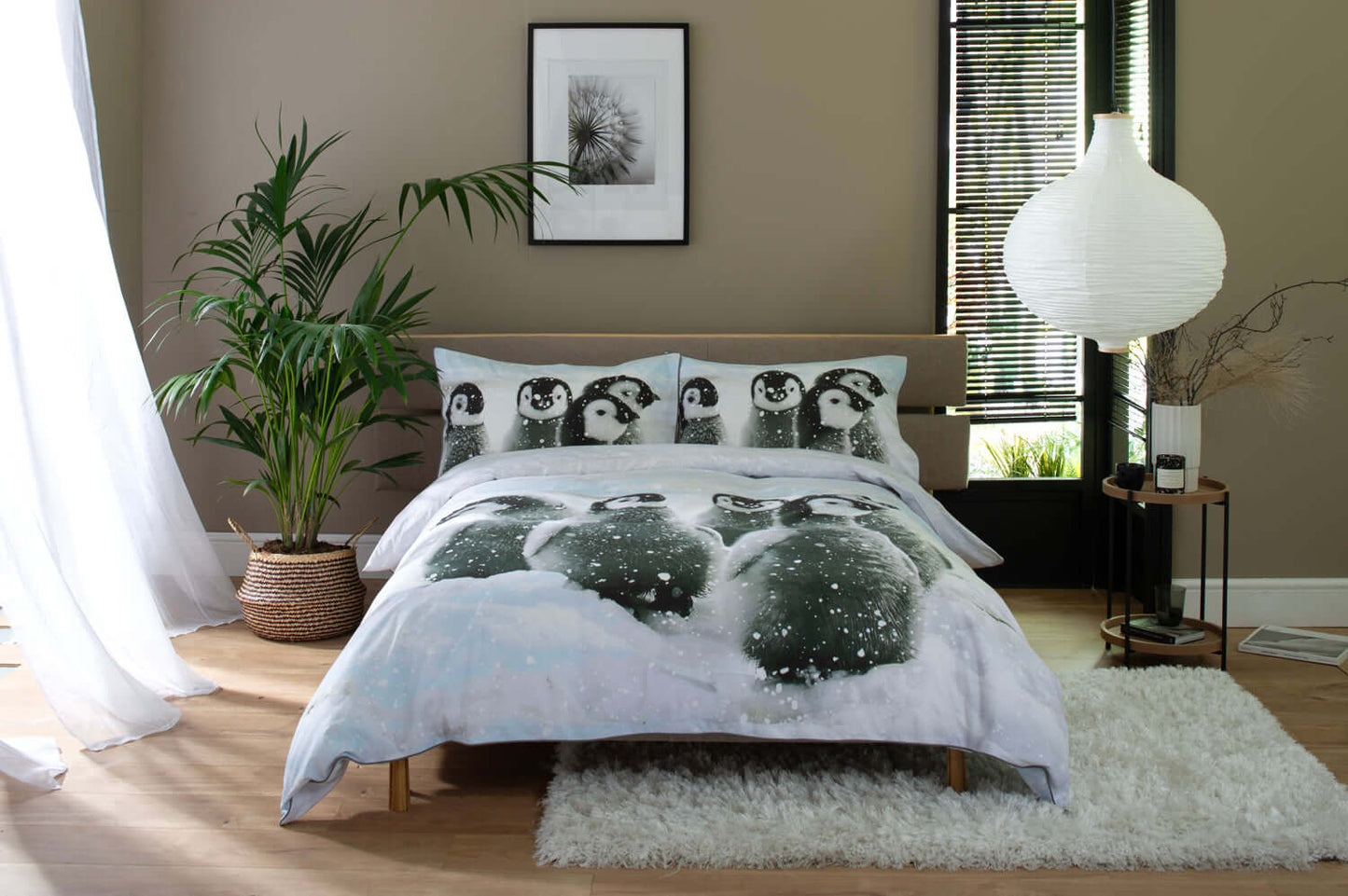 Penguin Huddle Cotton Duvet Set with Fabric Bag