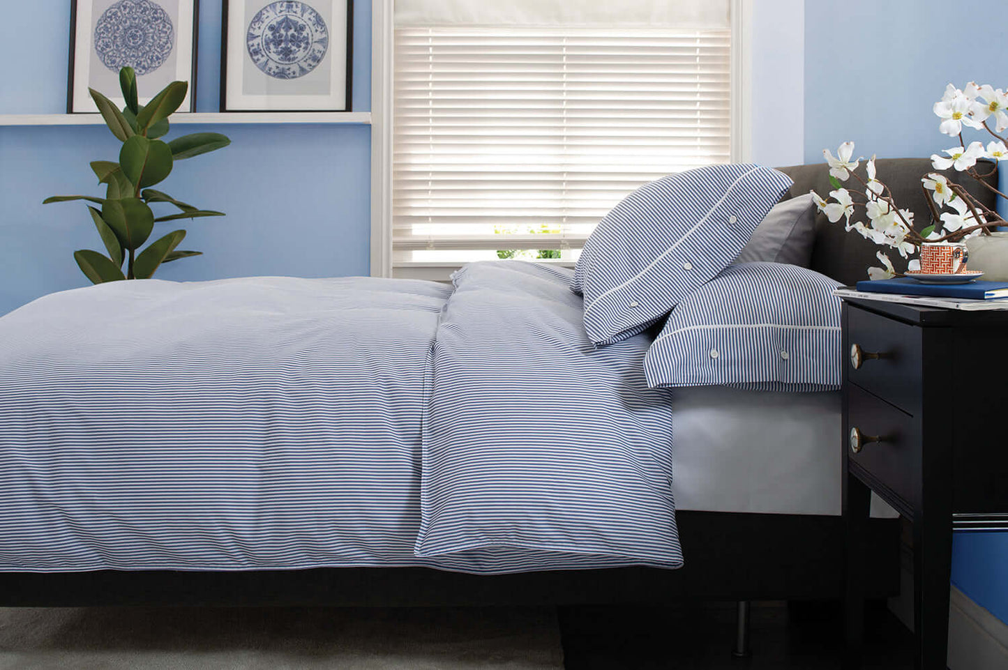 Southport Cotton Duvet Set with Button Cuff Detail