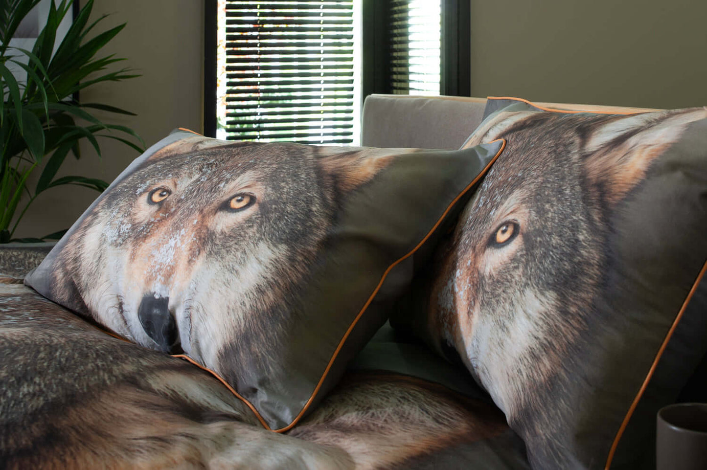Wolf Cotton Duvet Set with Fabric Bag