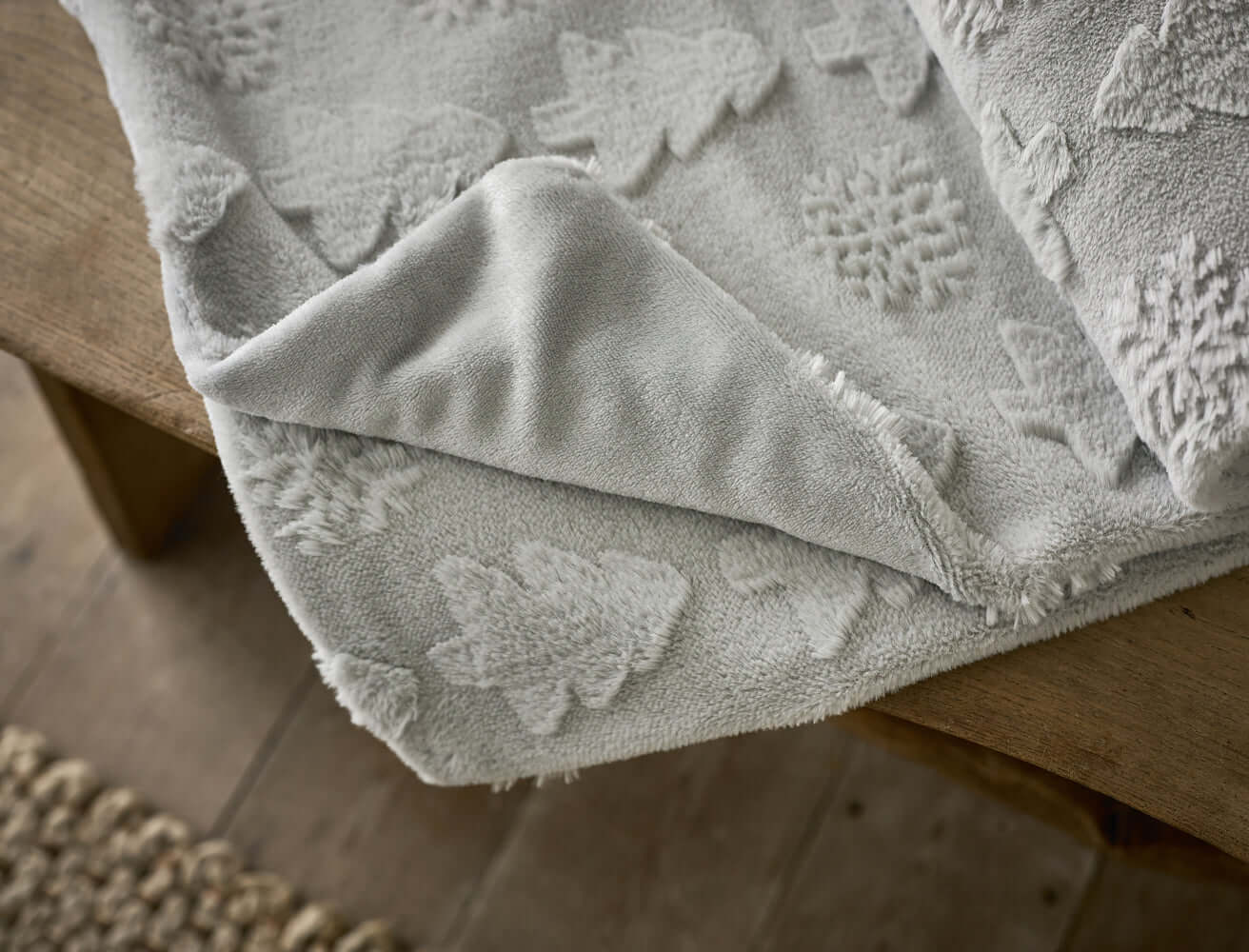 Forest Sculptured Ultrasoft Faux Fur 130x150cm Throw