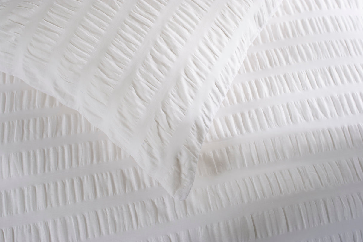 TLC Stamford Seersucker Easycare Duvet Bedlinen - Deyongs