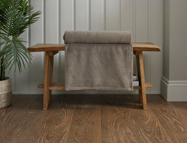 Snuggle Touch Microfibre Throws 140x180cm - Deyongs