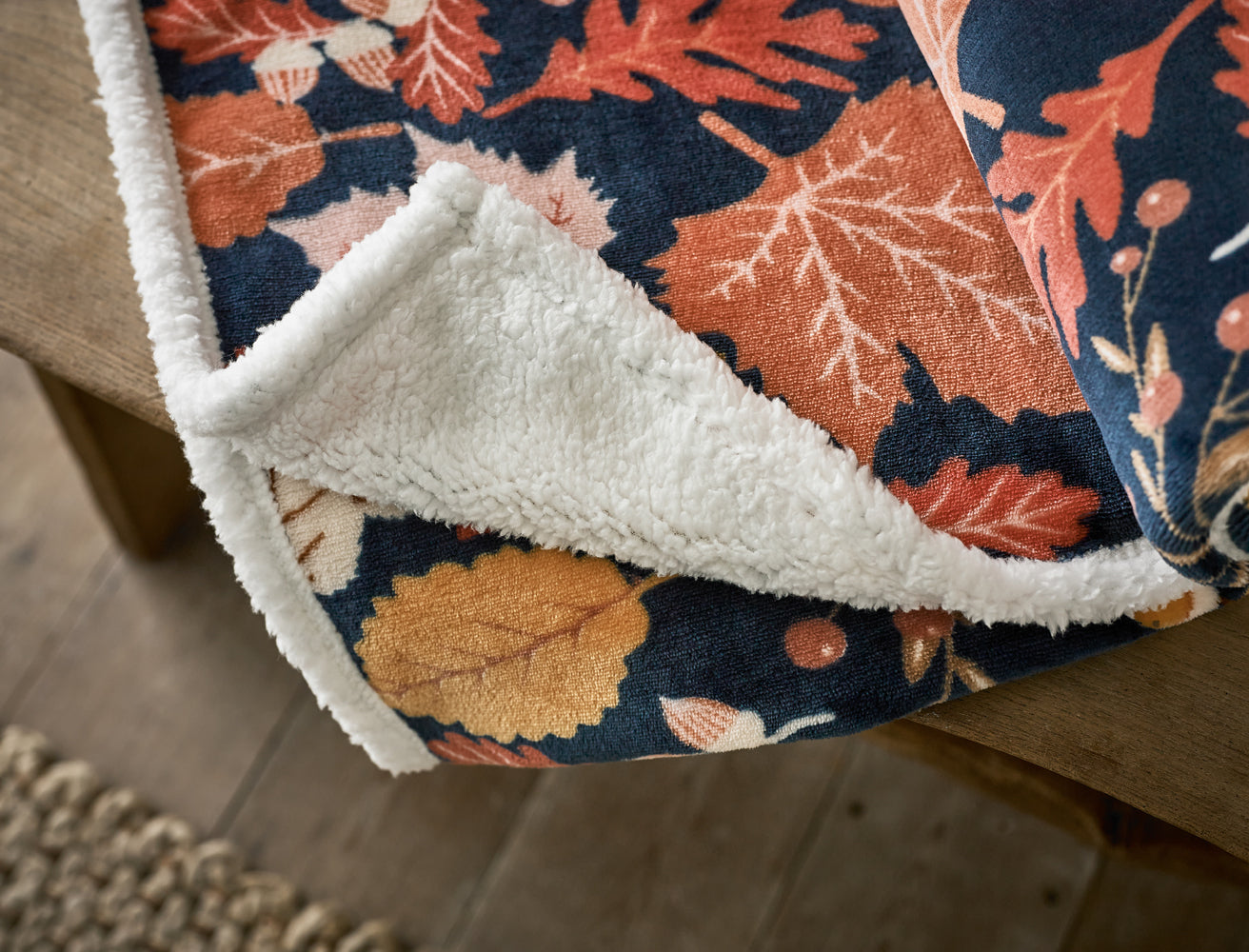 Autumn Leaves Printed Soft Sherpa Fleece 140x180cm Throw