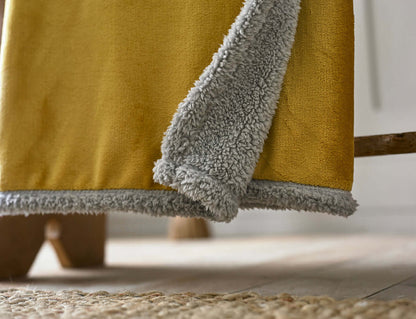 Blackbrook Reversible Sherpa Throw