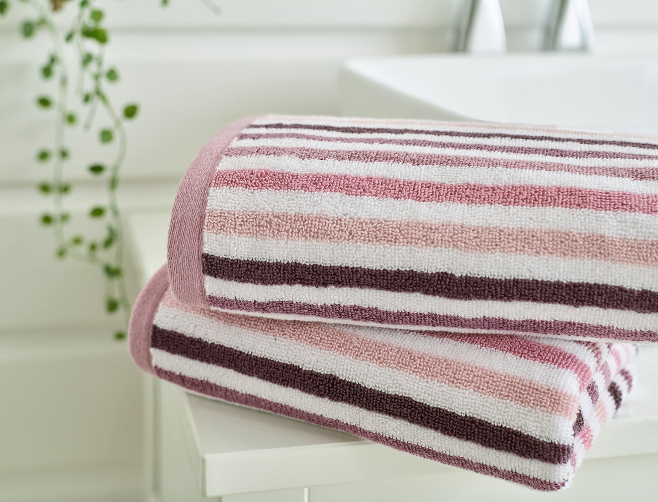 Bliss Linear Stripe - Pink Close-Up