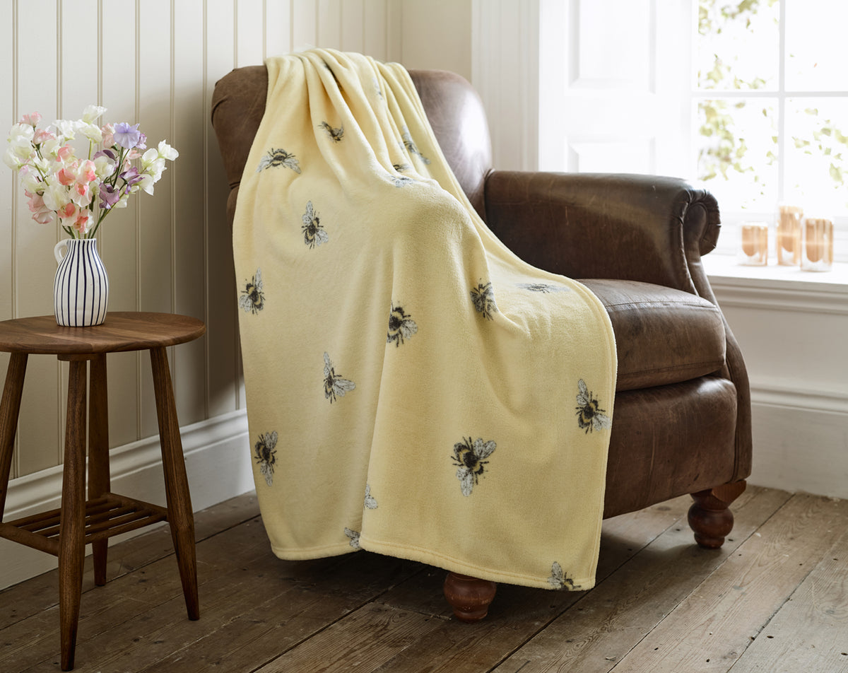 DY Cozy Comforts Honey Bee Throw