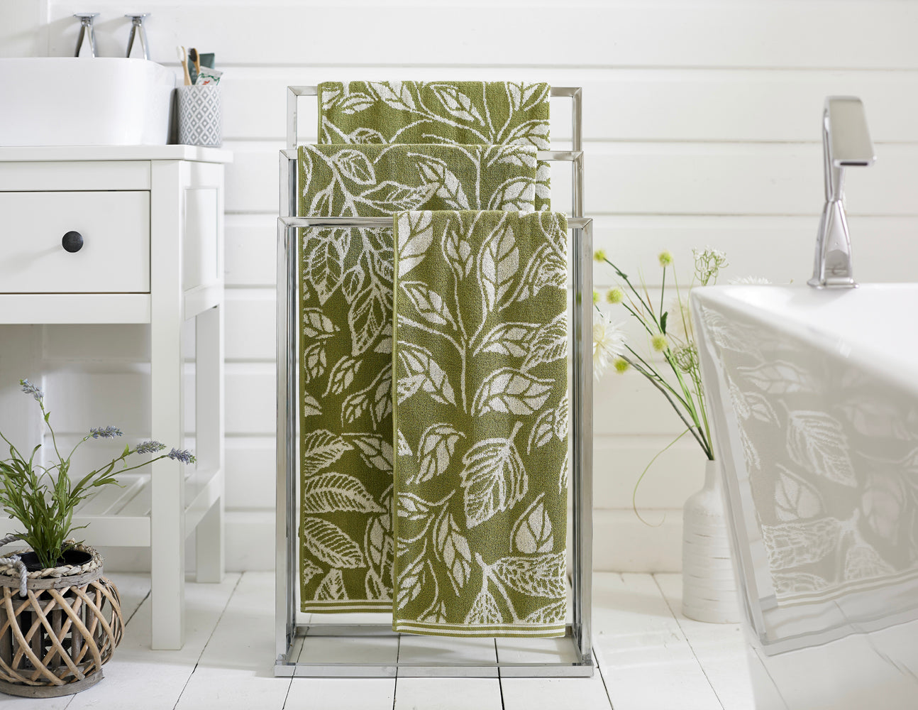 Mixed Leaves Jacquard Towels