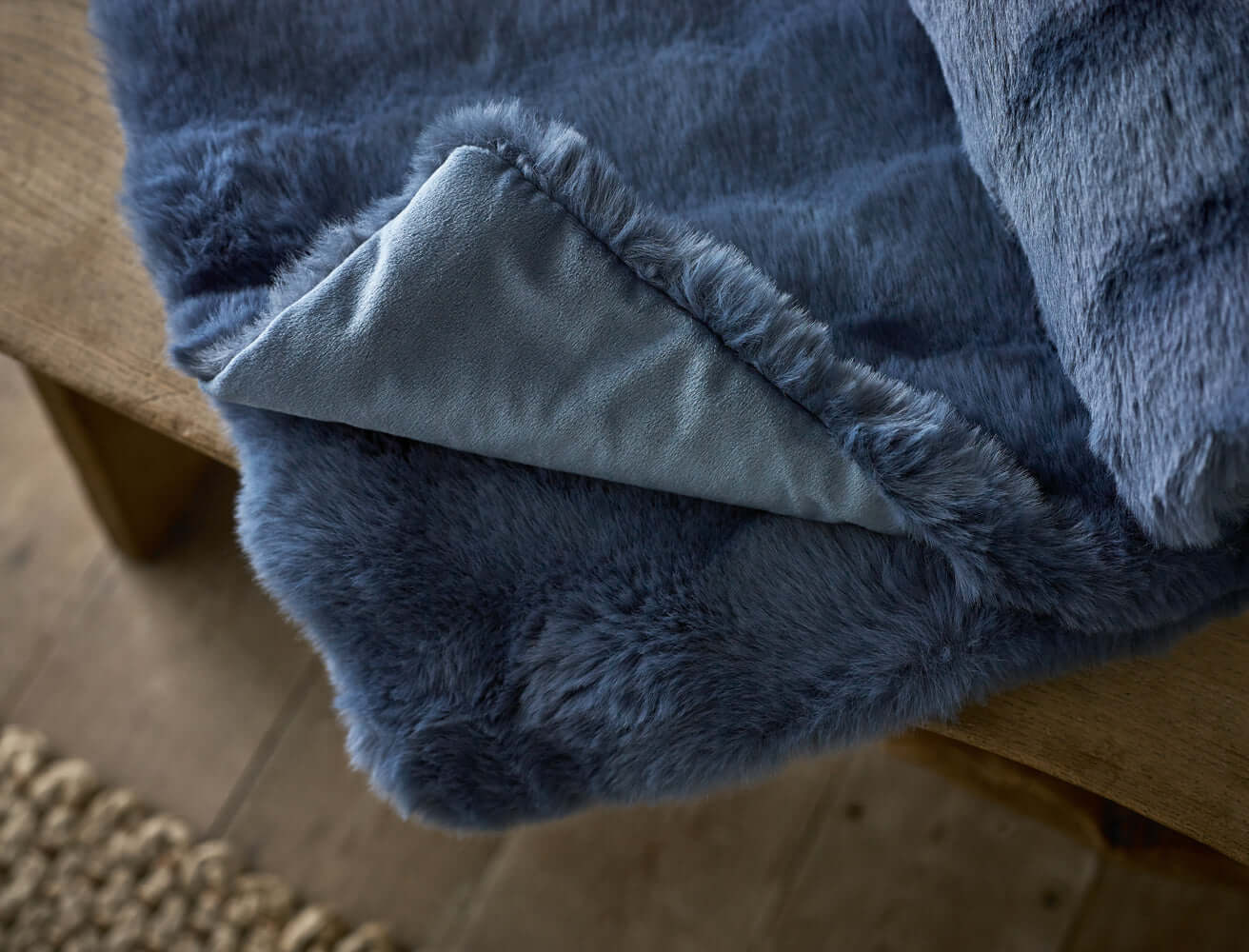 Fernley Textured  Luxury Faux Fur Throw 200x150cm