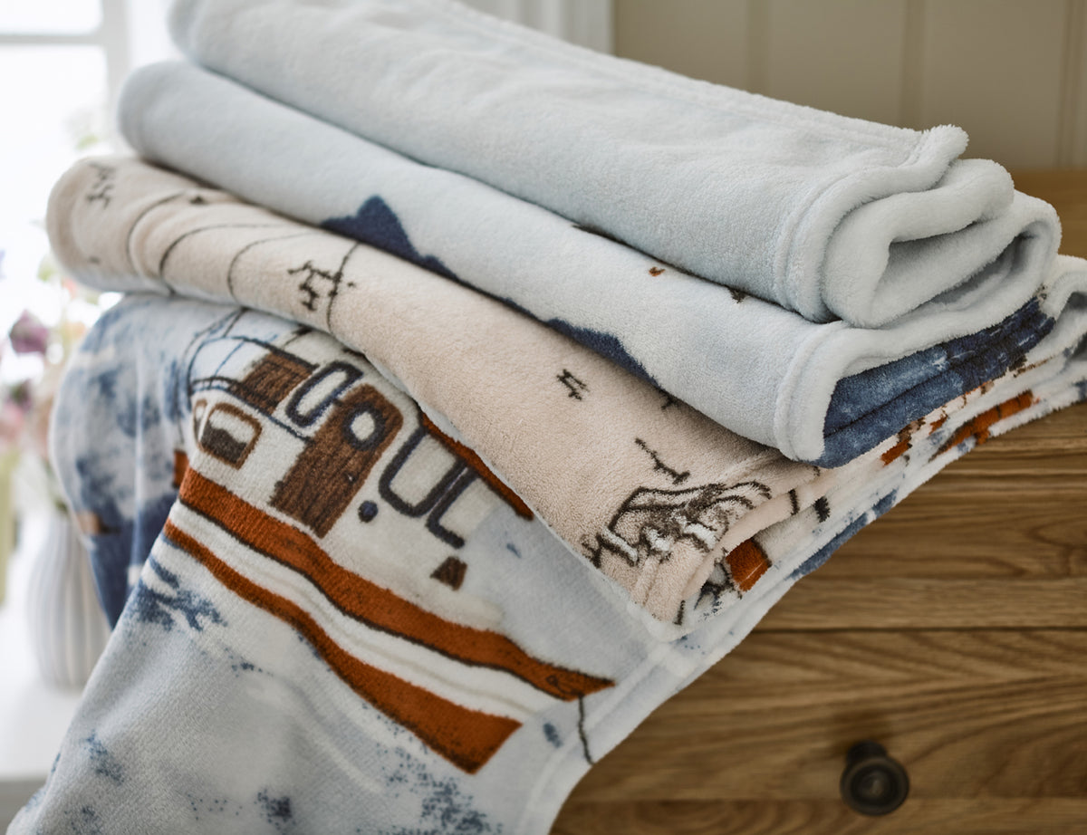 LC Coastal Fishing Village Throw