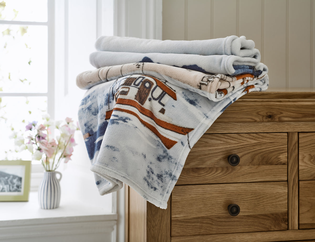 LC Coastal Fishing Village Throw