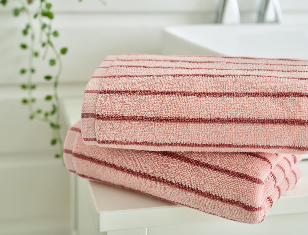 Malmo Stripe - Pink/Rose Close-Up