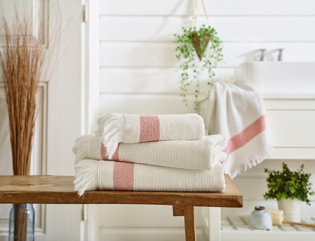 Oakwood Ridge Textured Towel | The Lyndon Company
