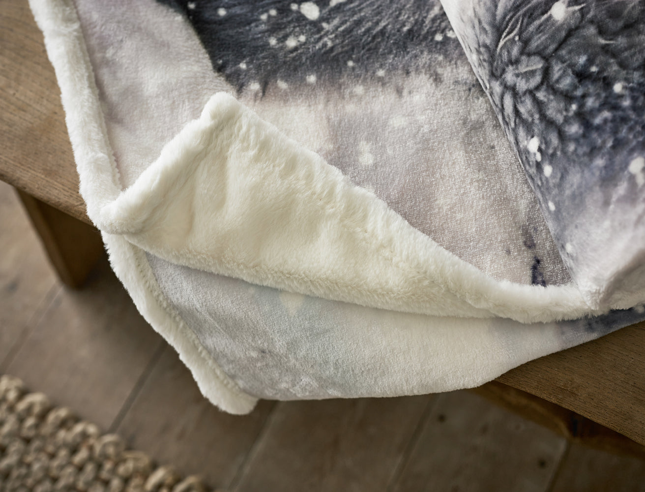 Penguin Printed Soft Fleece Faux Fur Back 140x180cm Throw