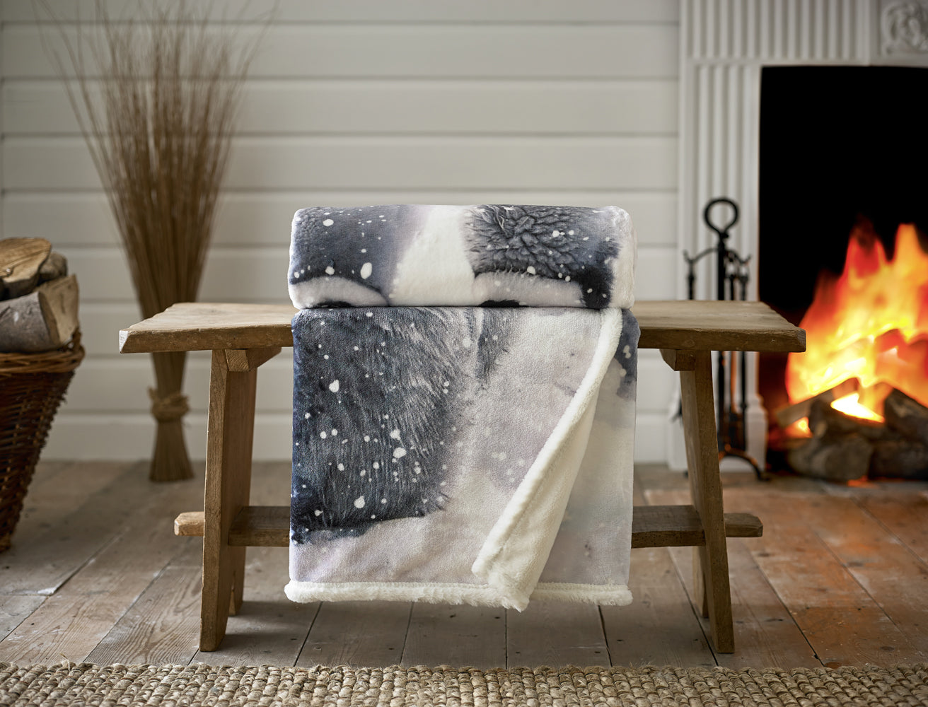 Penguin Printed Soft Fleece Faux Fur Back 140x180cm Throw