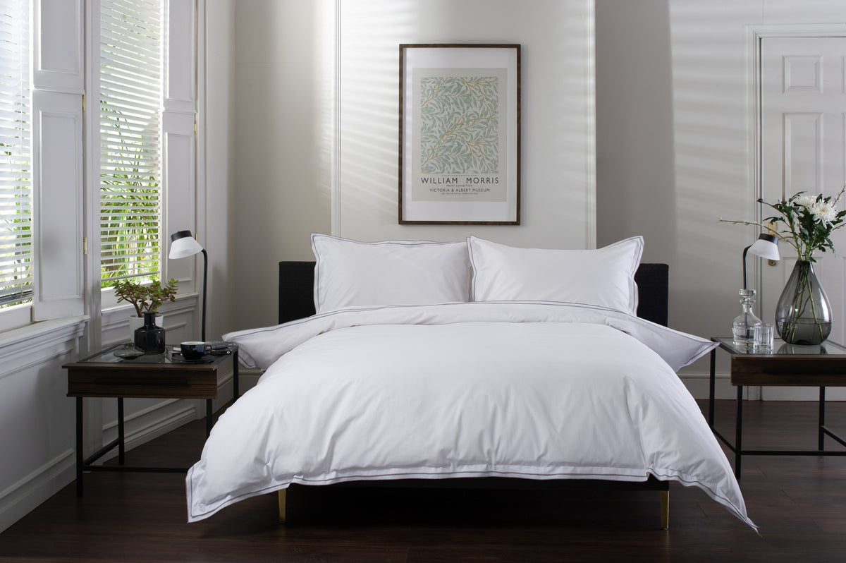 Framed Double Flange Silver Duvet Set | The Lyndon Company