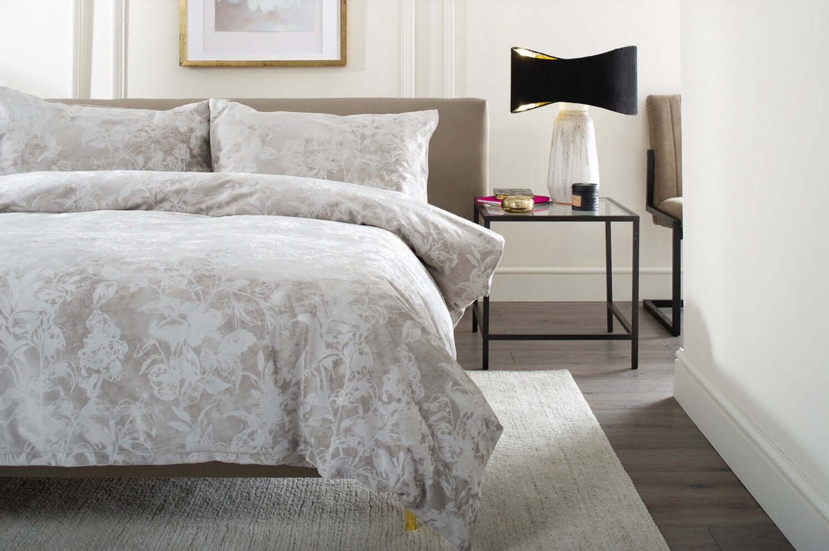 Chatsworth Crushed Velvet Duvet Set with Fabric Bag