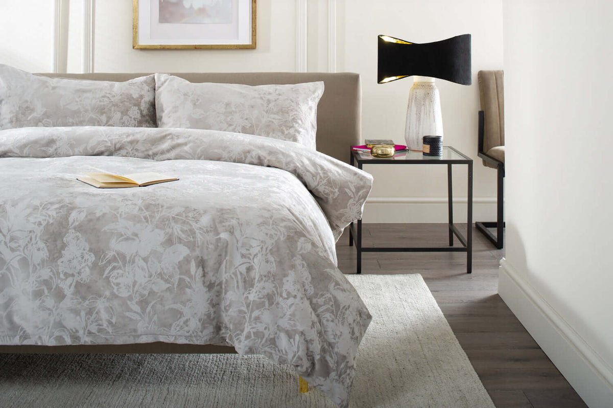 Chatsworth Crushed Velvet Duvet Set with Fabric Bag