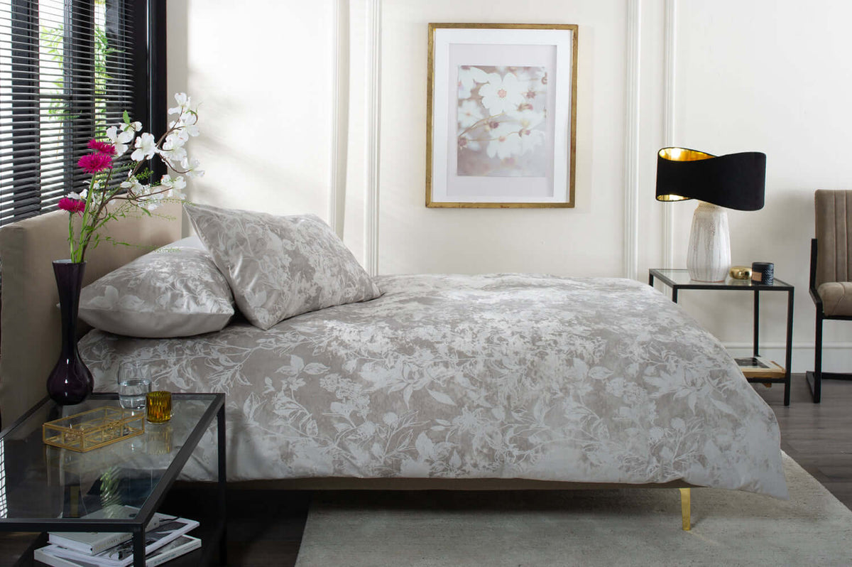 Chatsworth Crushed Velvet Duvet Set with Fabric Bag