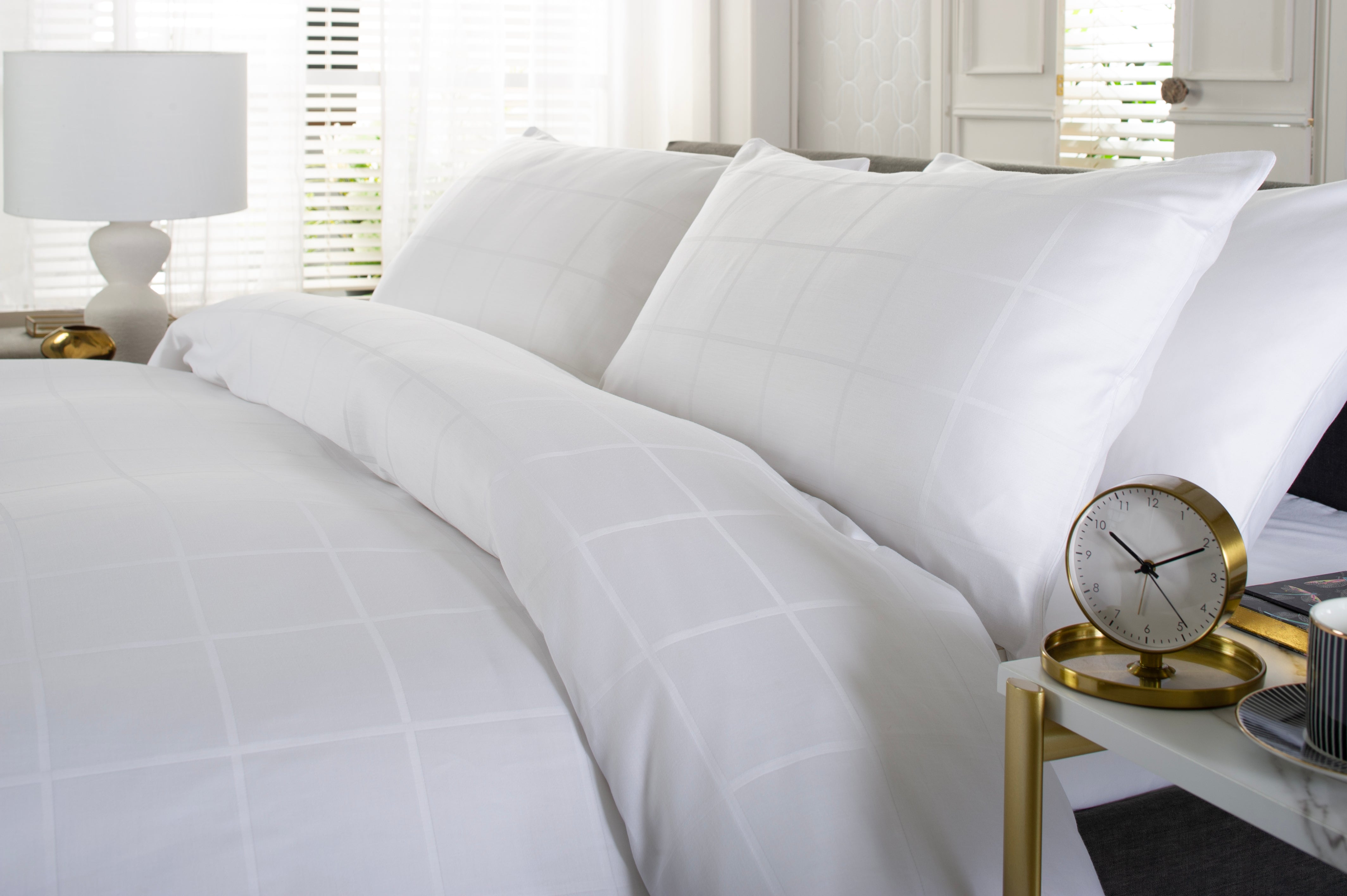 Westbury 200 Thread Count Jacquard Piazza Sateen Cotton Duvet Bedlinen