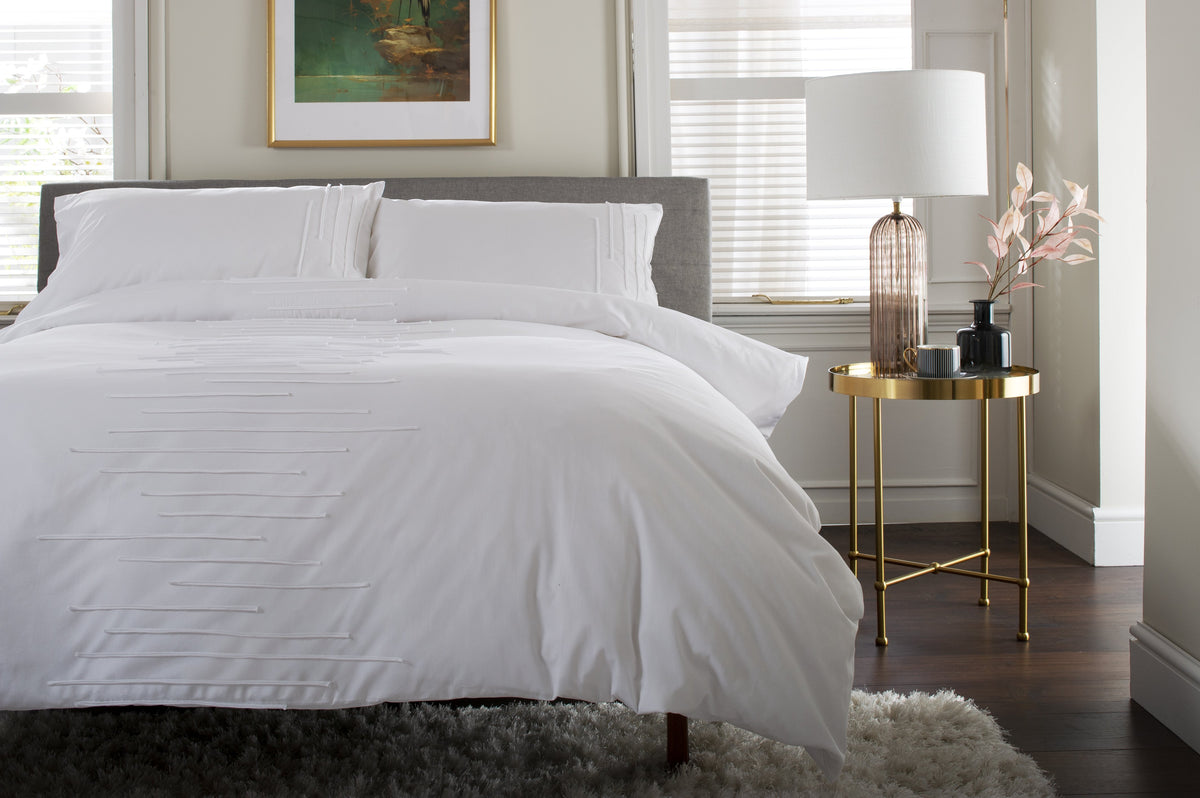 TLC Level Crossing Duvet Set - White
