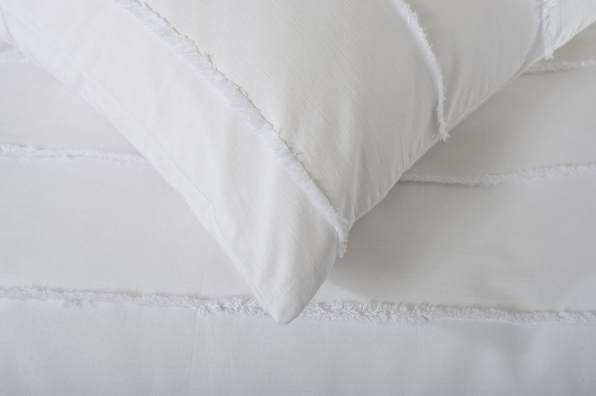 On the line White | The Lyndon Company
