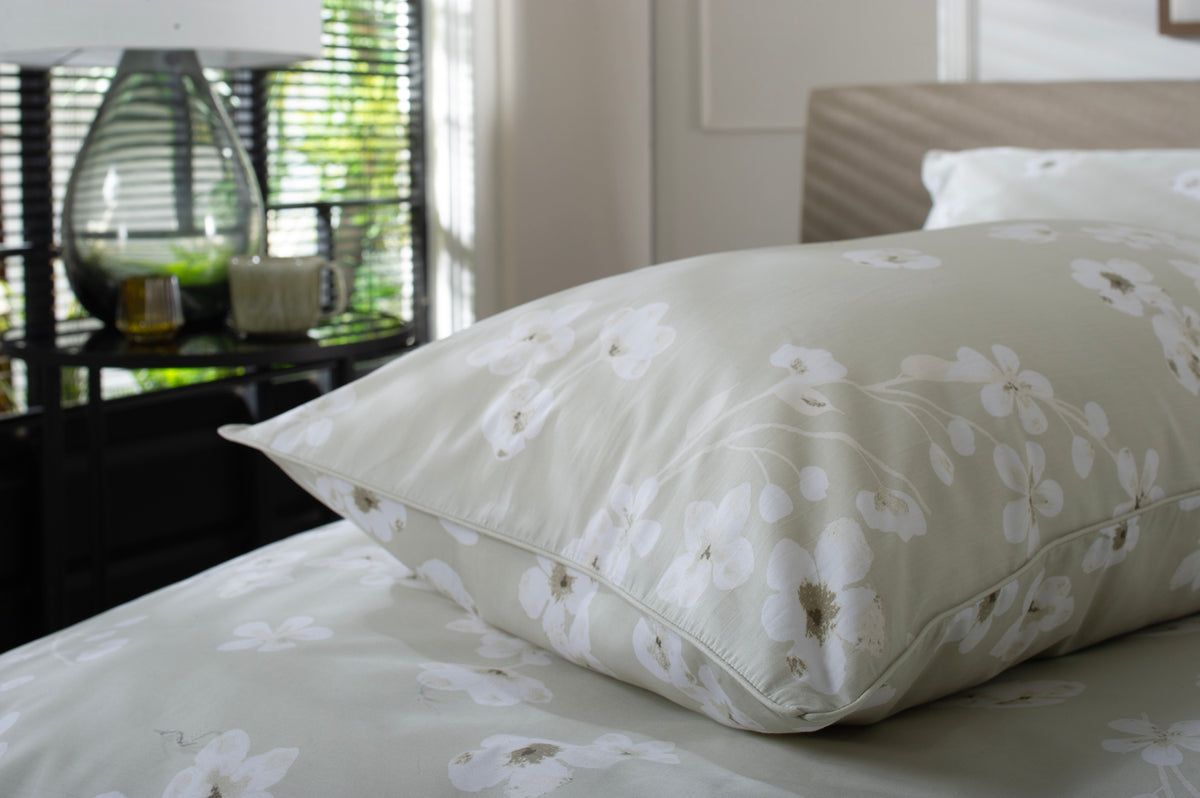 TLC Petite Fleur Natural pillow detail