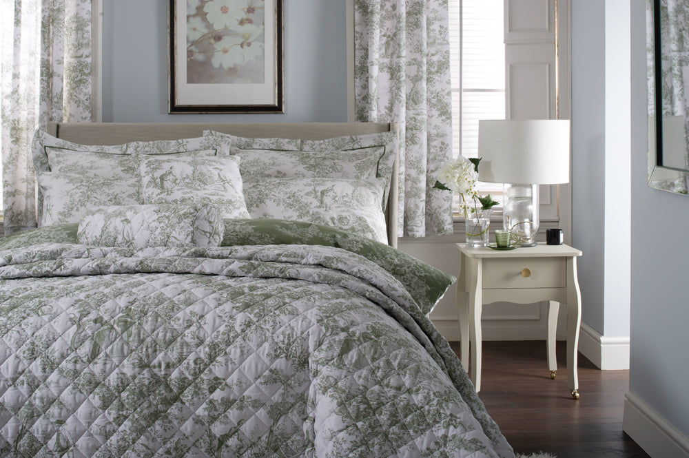 TLC Toile Sage half bed with throw +