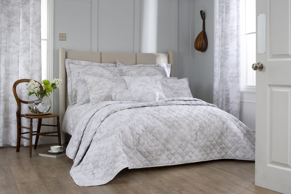 The Toile de Jouy Bedding Collection
