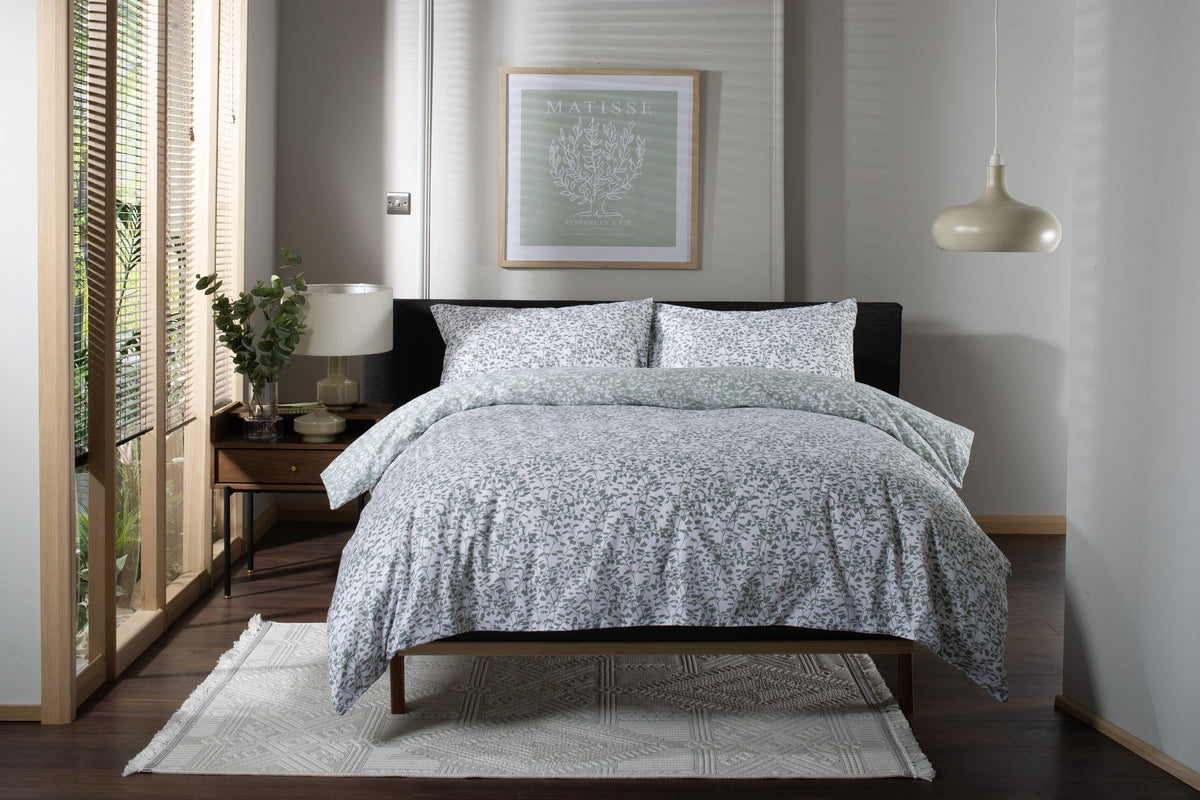 Elsie Leaf Print Duvet Cover Set in Green, front