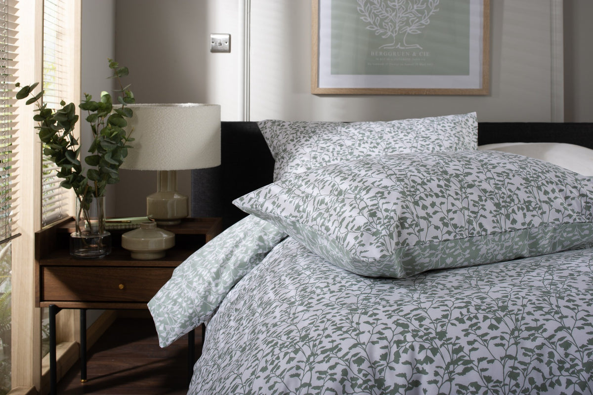 Elsie Leaf Print Duvet Cover Set in Green, pillow detail