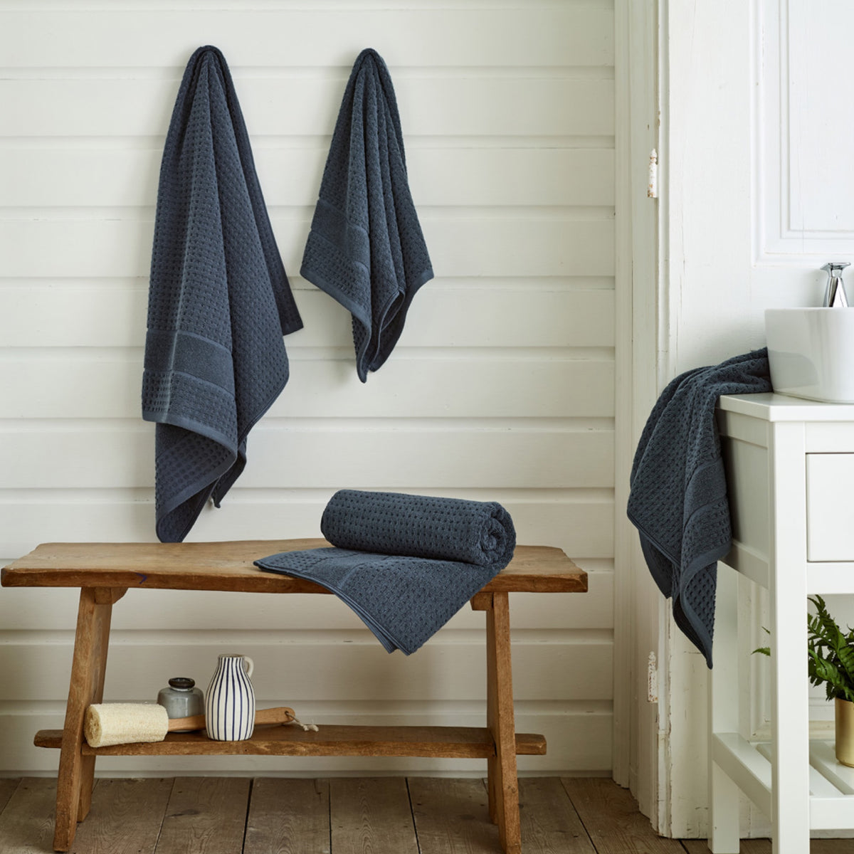 Mosley textured 600gsm zerotwist cotton towels — Petrol