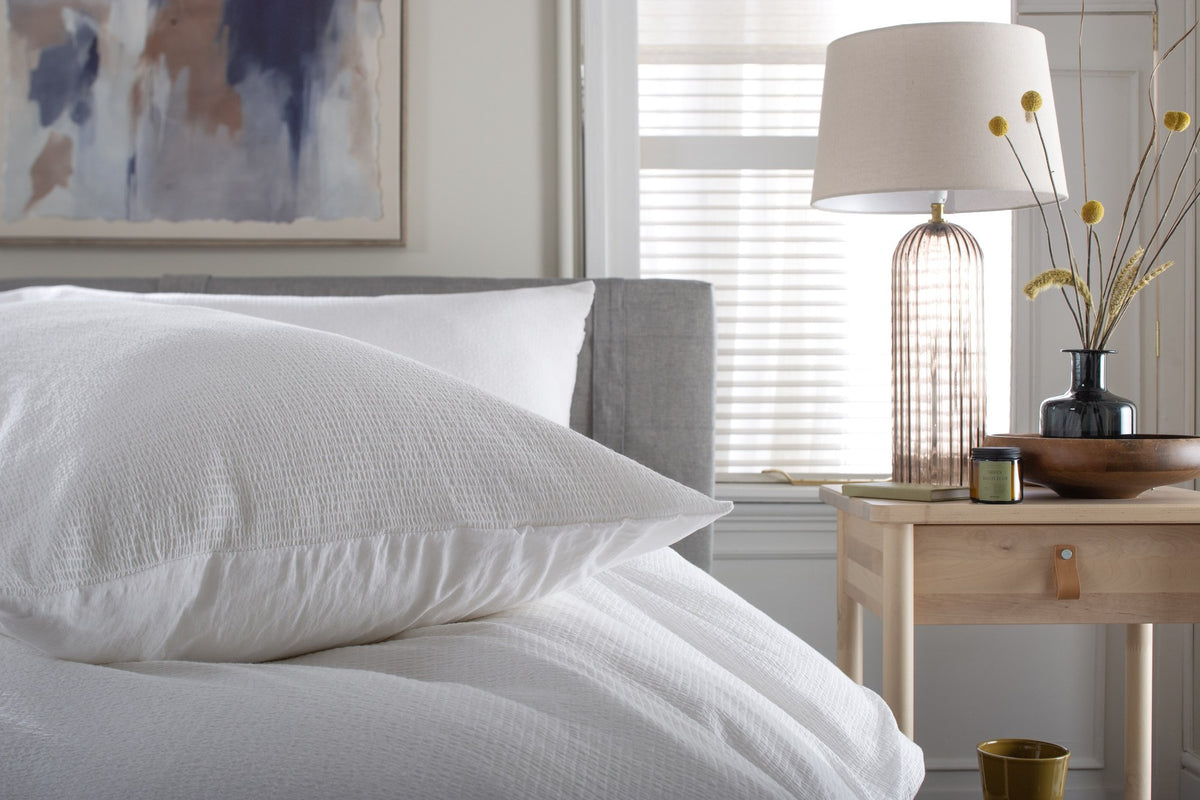 Mottle Textured Duvet Set in White, pillow detail