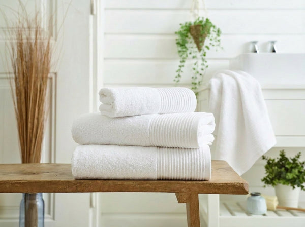 Avelon Soft Touch 550gsm zerotwist cotton towels — White