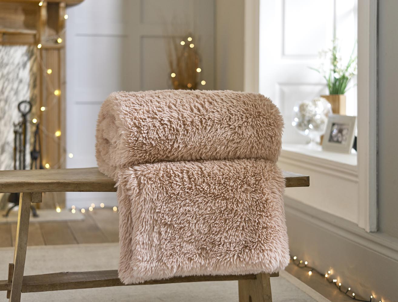 Rochester Supersoft Faux Fur Throw - Deyongs